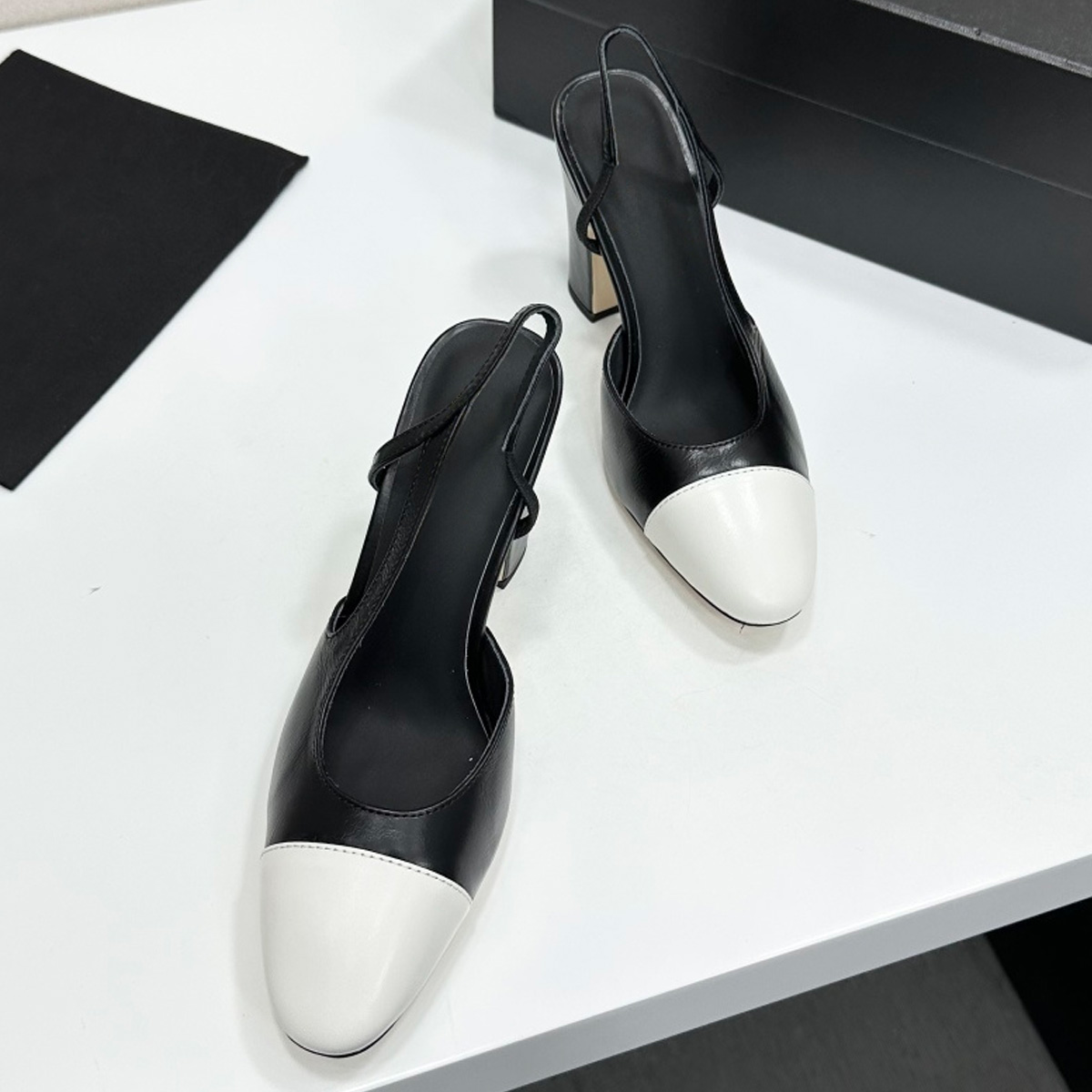 2026 Women's Two-Tone Slingbac - Casual Sandal Leather บทวิจารณ์และราคา