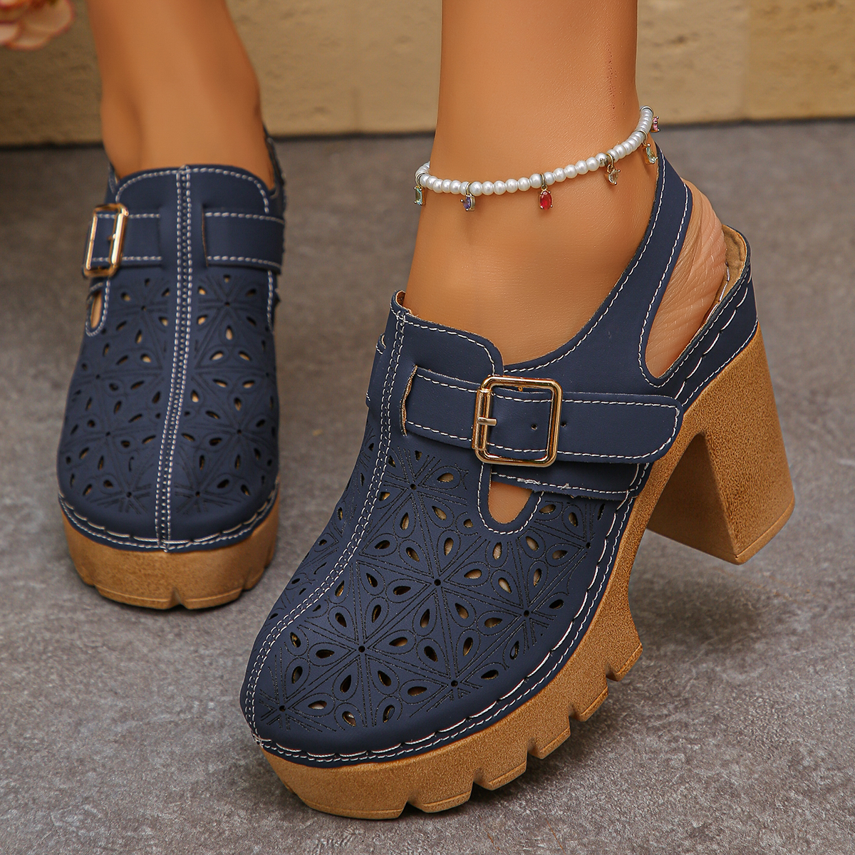 Large Size Women's Thick Heel  - Casual Sandal Leather บทวิจารณ์และราคา